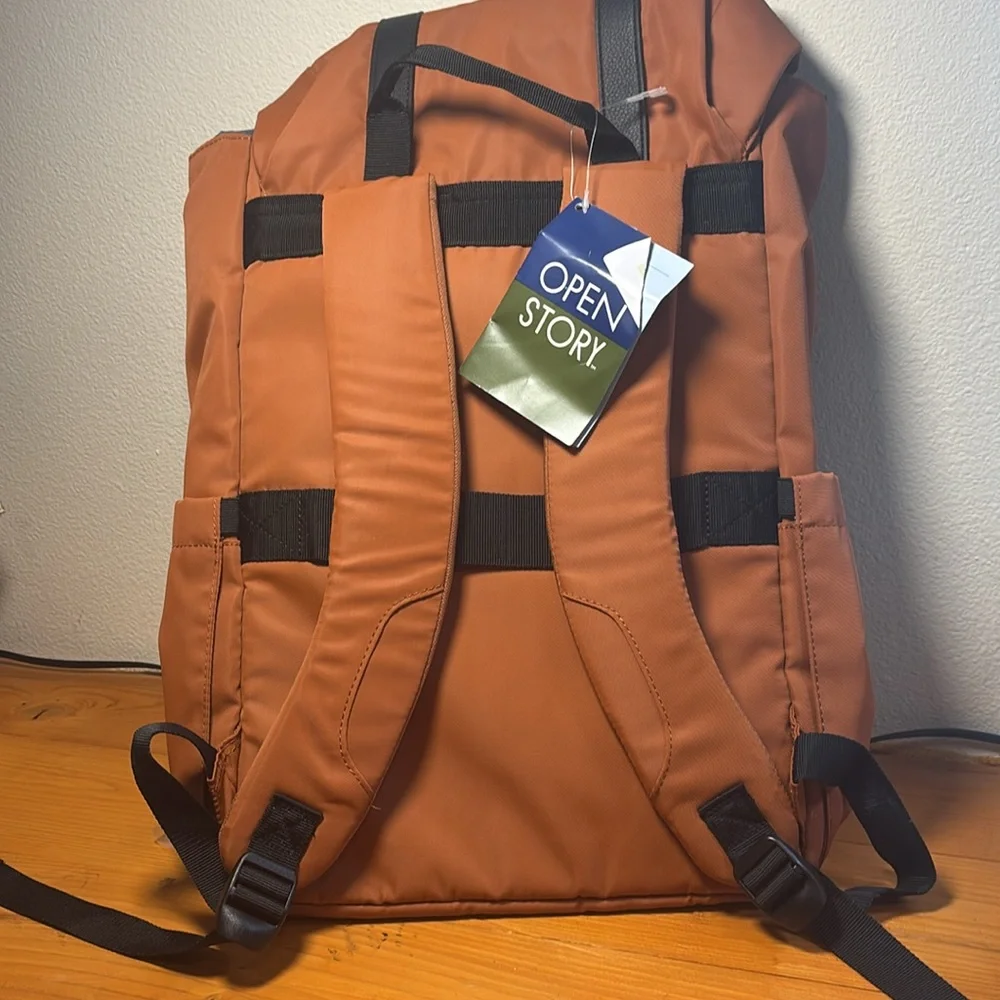 Open story backpack. NWT - Picture 4 of 4